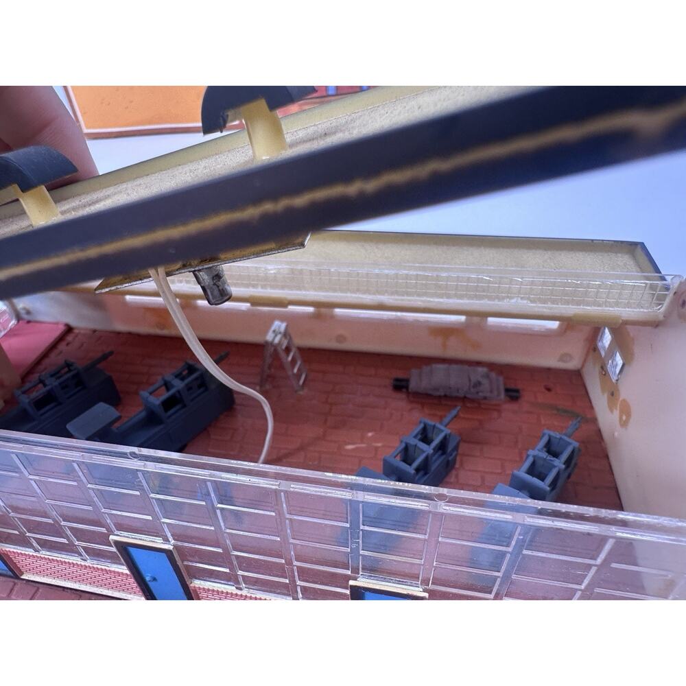 TYCO HO Scale Lighted Factory Accessory Building Model #940 - Picture 12 of 13